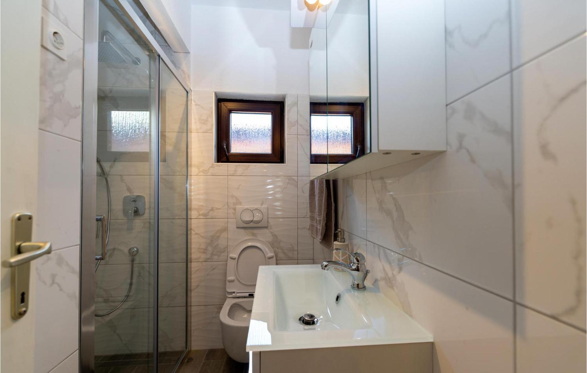 Lovely Apartment In Rovanjska With House Sea View Eksteriør billede