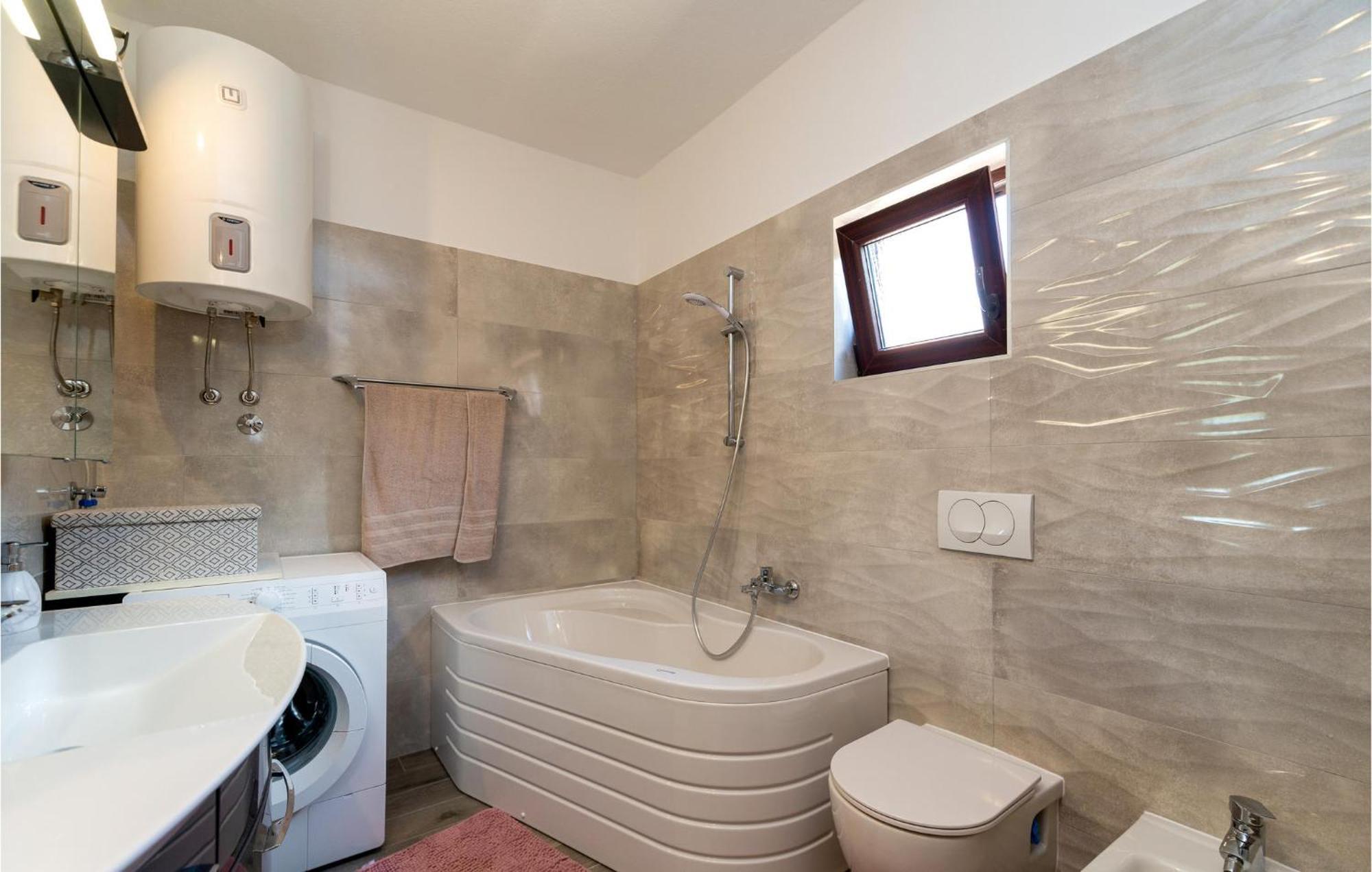 Lovely Apartment In Rovanjska With House Sea View Eksteriør billede